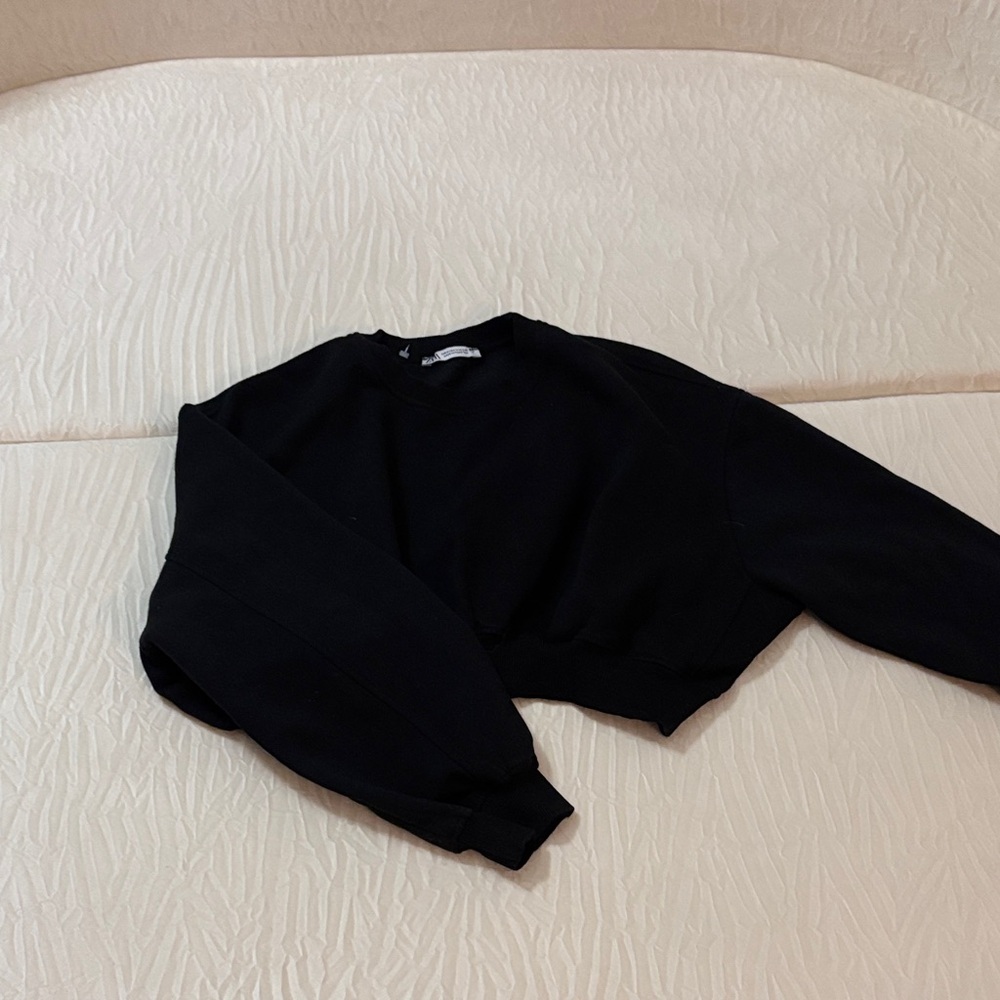 Zara Black Crew Neck crop Sweater